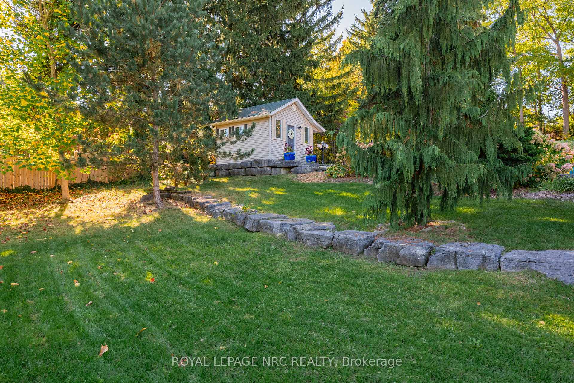 Photo 38 of 9 Shaldan Lane, Pelham, Fonthill — HOMEH