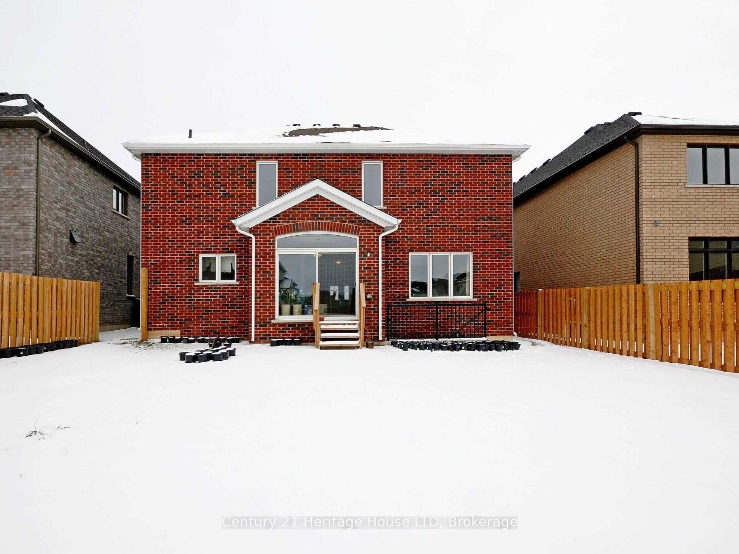 Photo 3 of 55 Bergenstein Crescent, Pelham, Fonthill — HOMEH