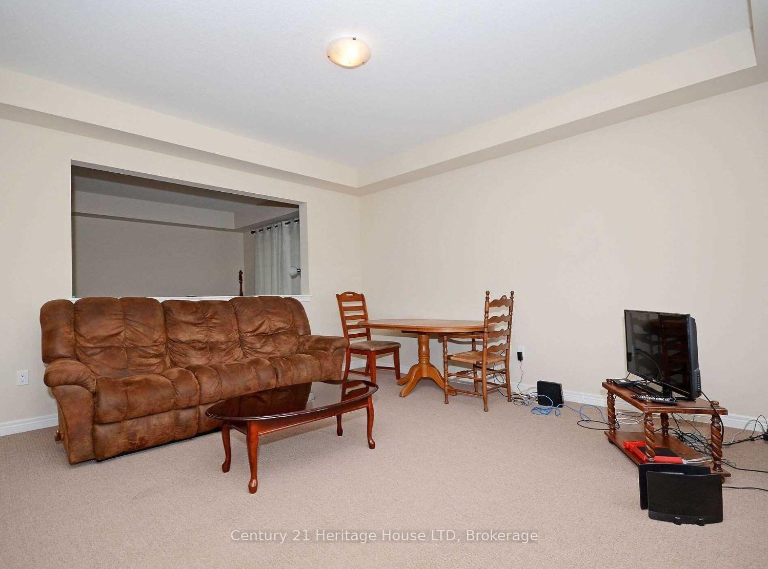 Photo 9 of 55 Bergenstein Crescent, Pelham, Fonthill — HOMEH