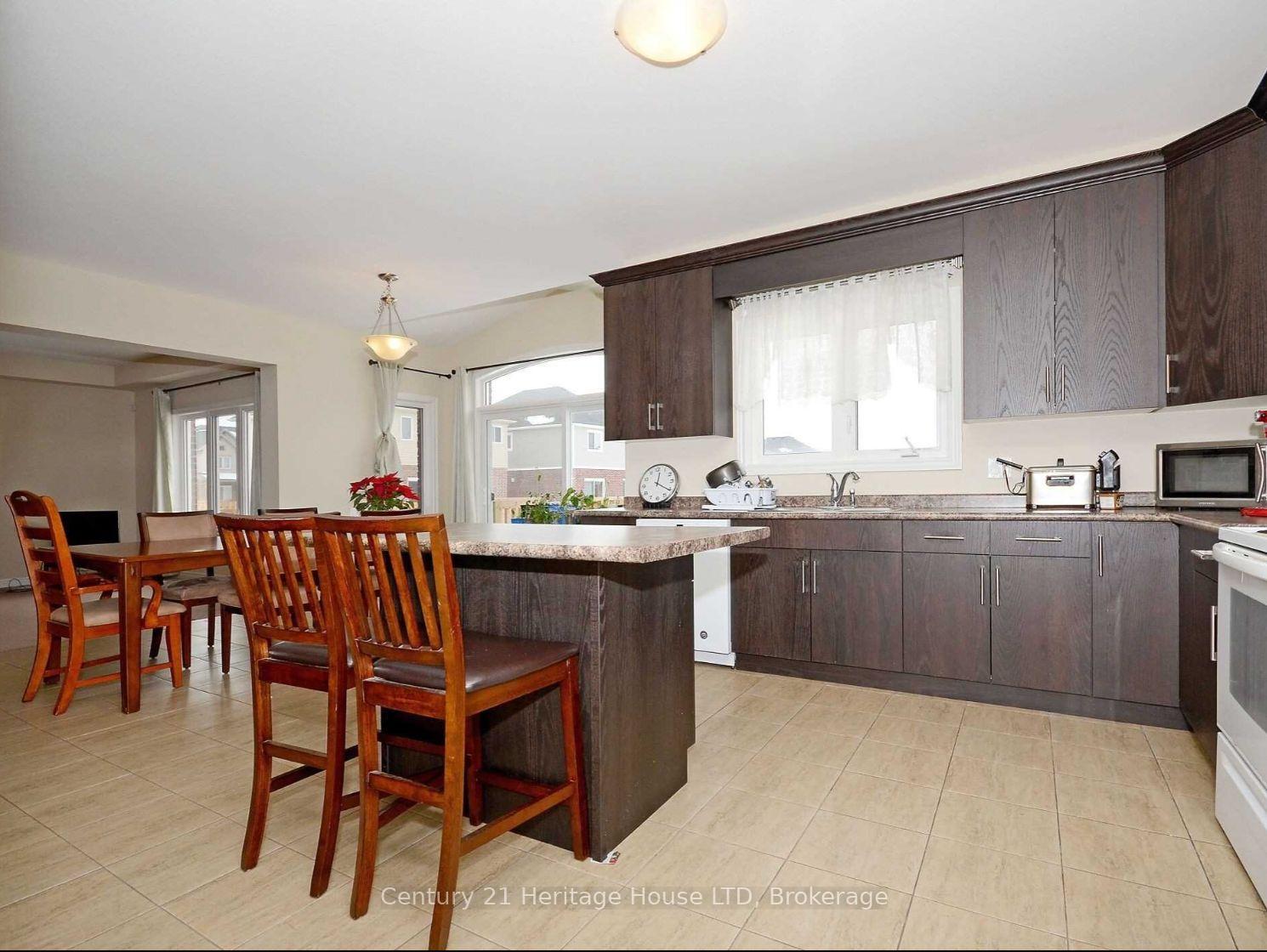 Photo 11 of 55 Bergenstein Crescent, Pelham, Fonthill — HOMEH