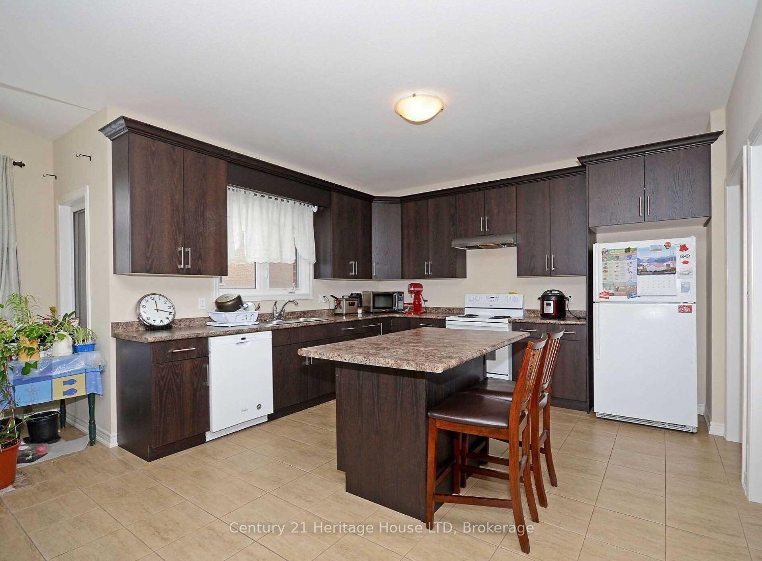 Photo 13 of 55 Bergenstein Crescent, Pelham, Fonthill — HOMEH
