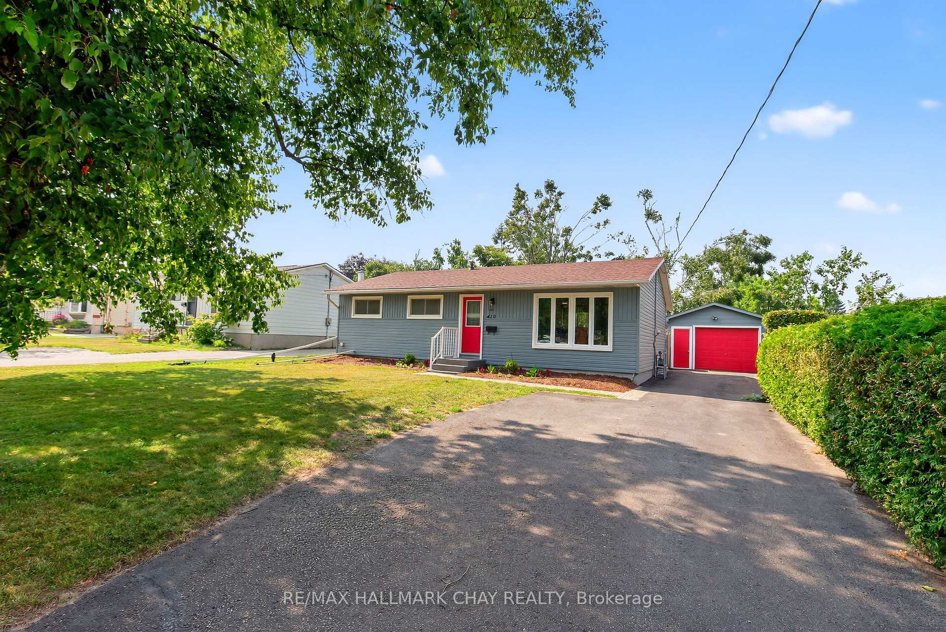 Photo 2 of 410 Arthur Street, Orillia — HOMEH