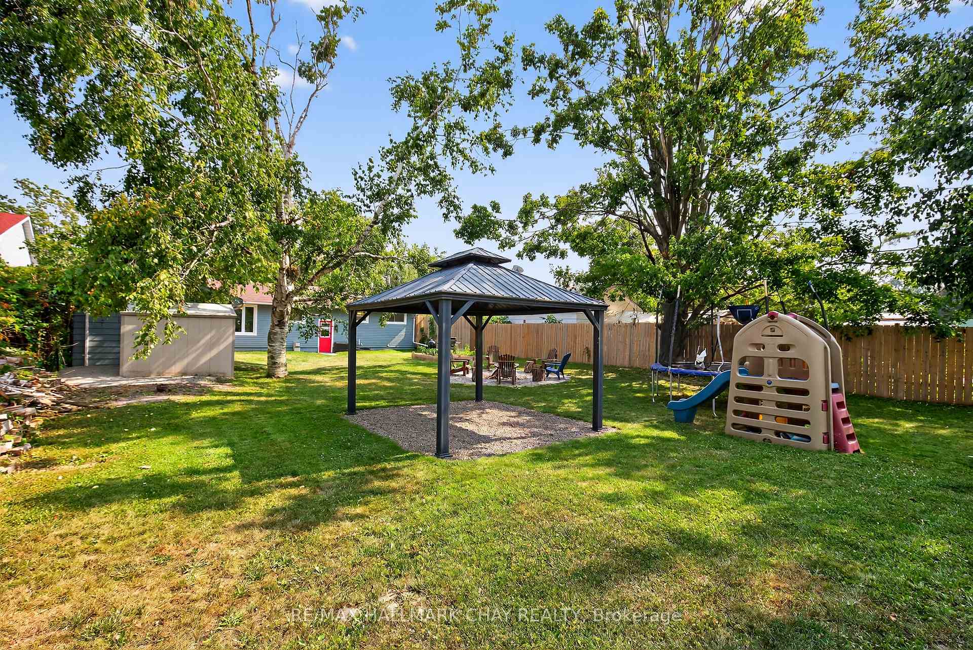 Photo 6 of 410 Arthur Street, Orillia — HOMEH