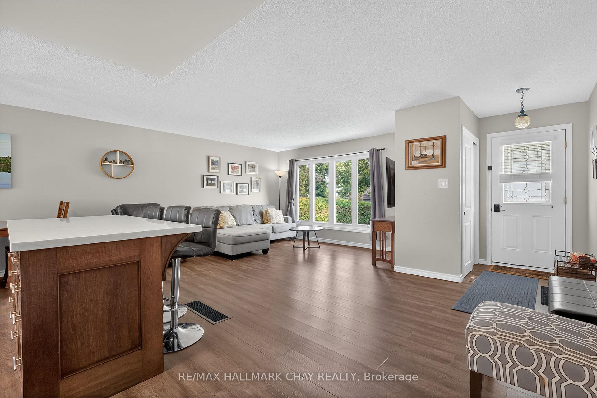 Photo 12 of 410 Arthur Street, Orillia — HOMEH