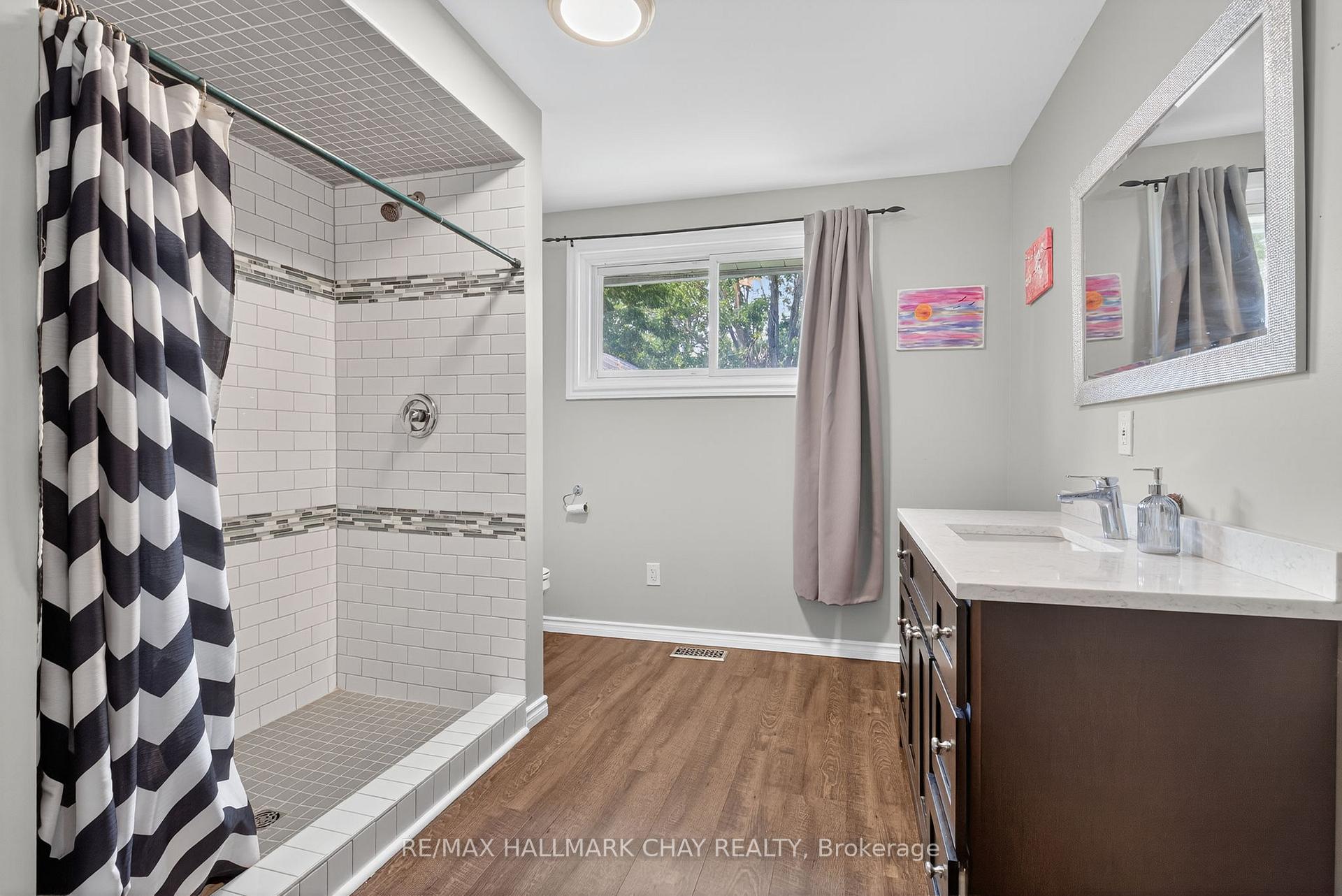 Photo 17 of 410 Arthur Street, Orillia — HOMEH