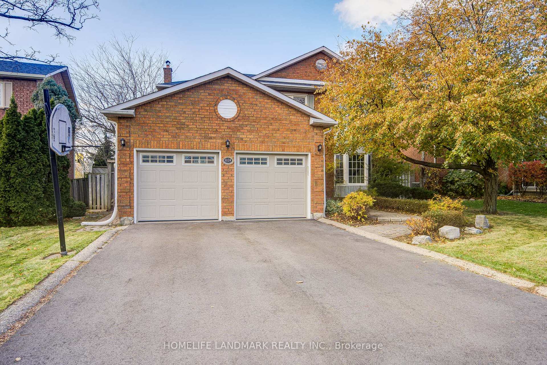 Front of 1124 Creekside Drive