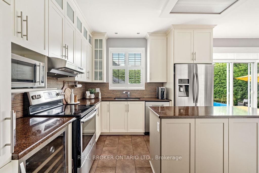 Photo 9 of 1957 Montclair Avenue, Ottawa, Chapel Hill South - Orleans Village — HOMEH