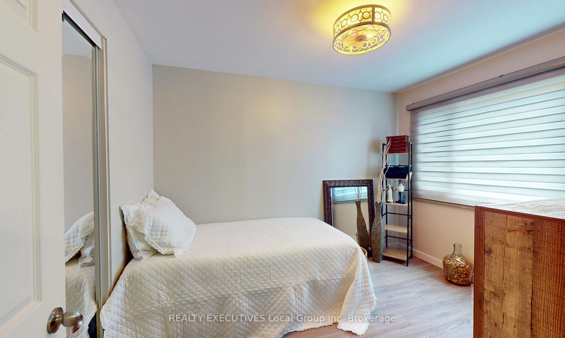 Photo 15 of 48 Lee Avenue, North Bay, Ferris — HOMEH