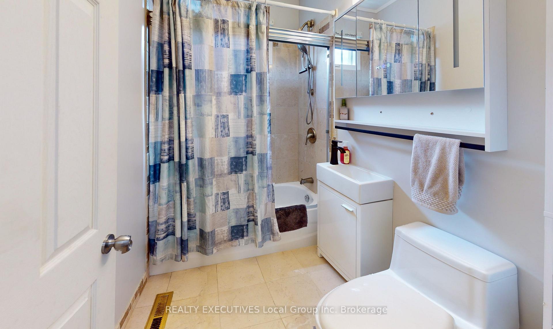 Photo 17 of 48 Lee Avenue, North Bay, Ferris — HOMEH