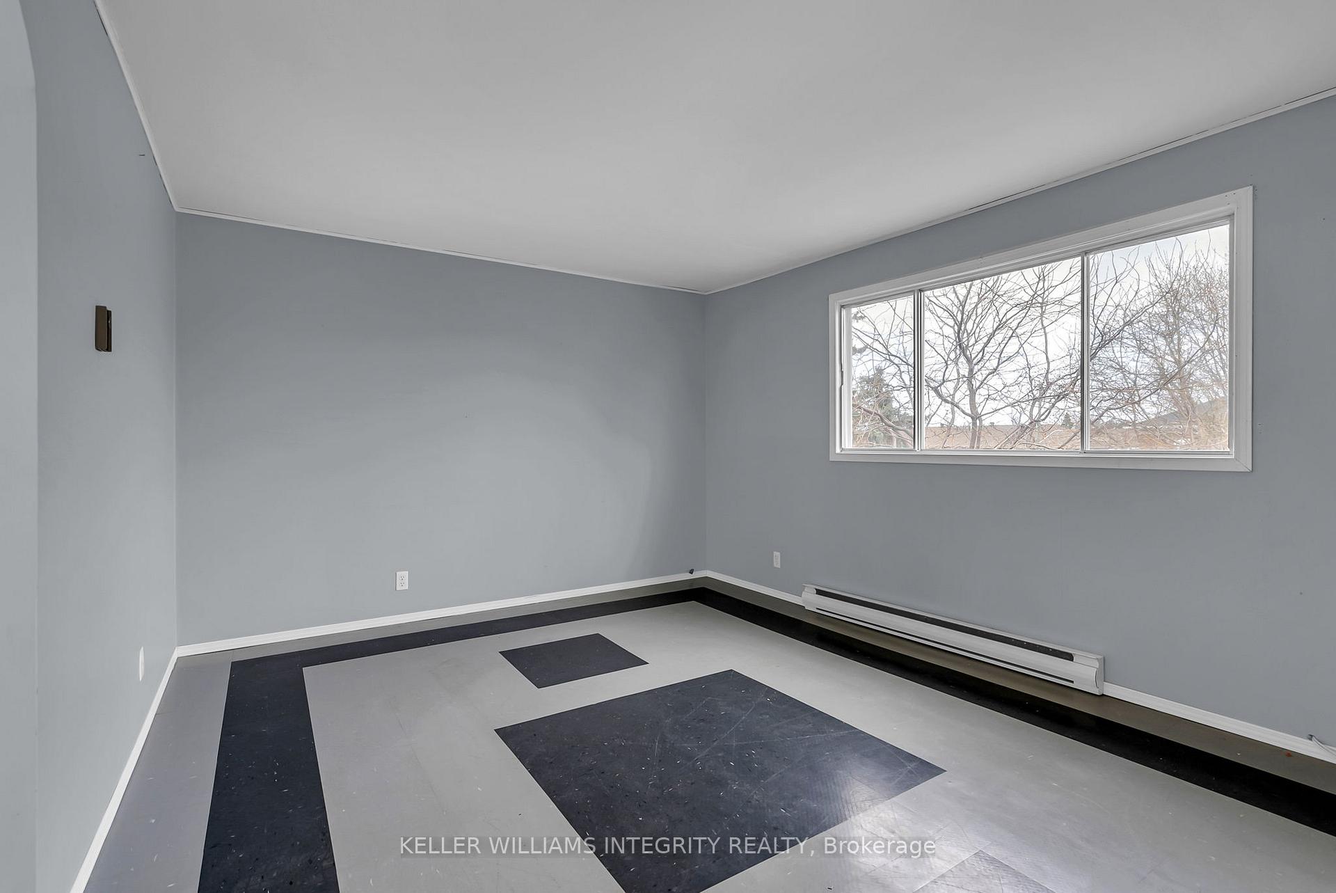 Photo 10 of 42 Kenyon Street E, North Glengarry, Alexandria — HOMEH