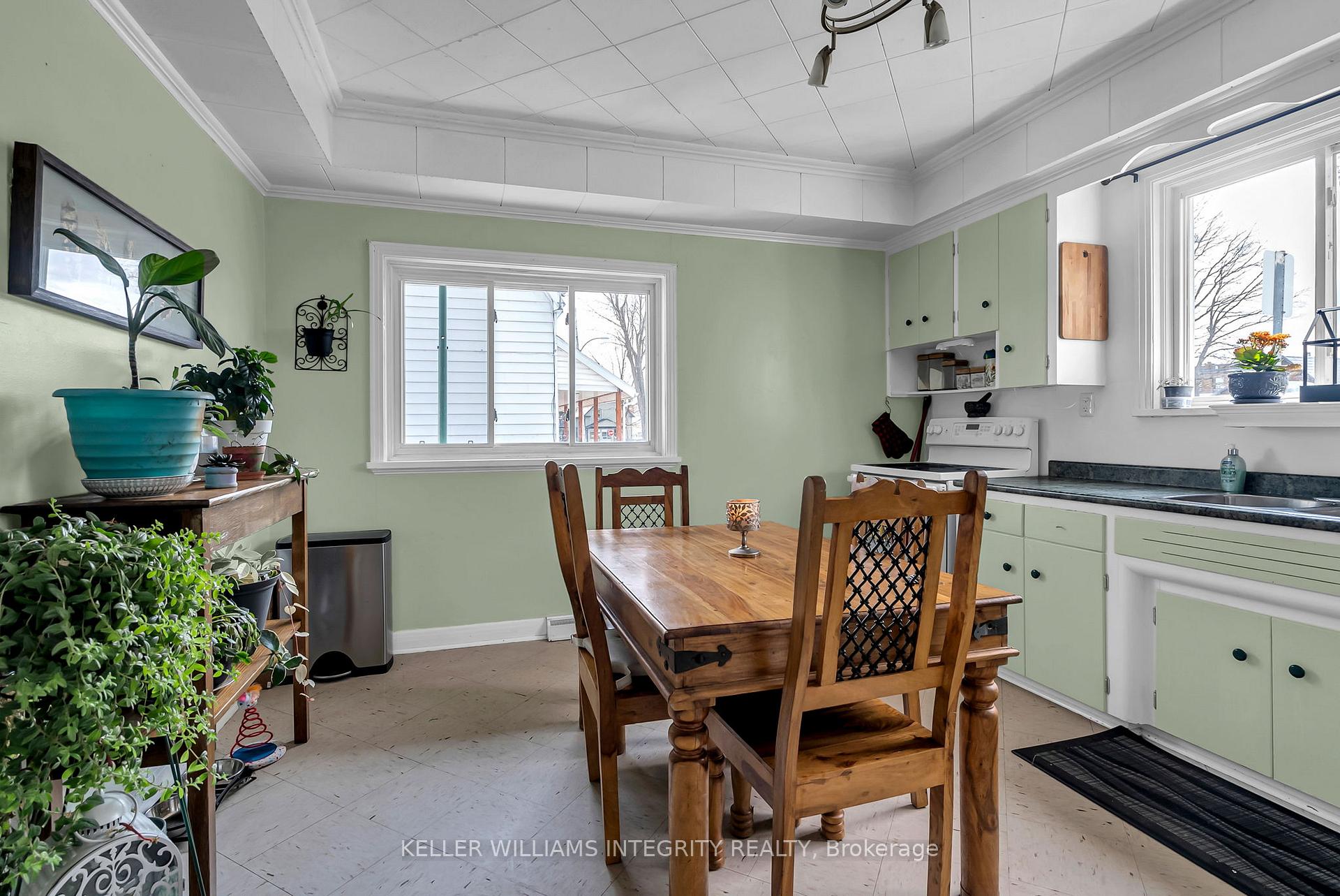 Photo 14 of 42 Kenyon Street E, North Glengarry, Alexandria — HOMEH