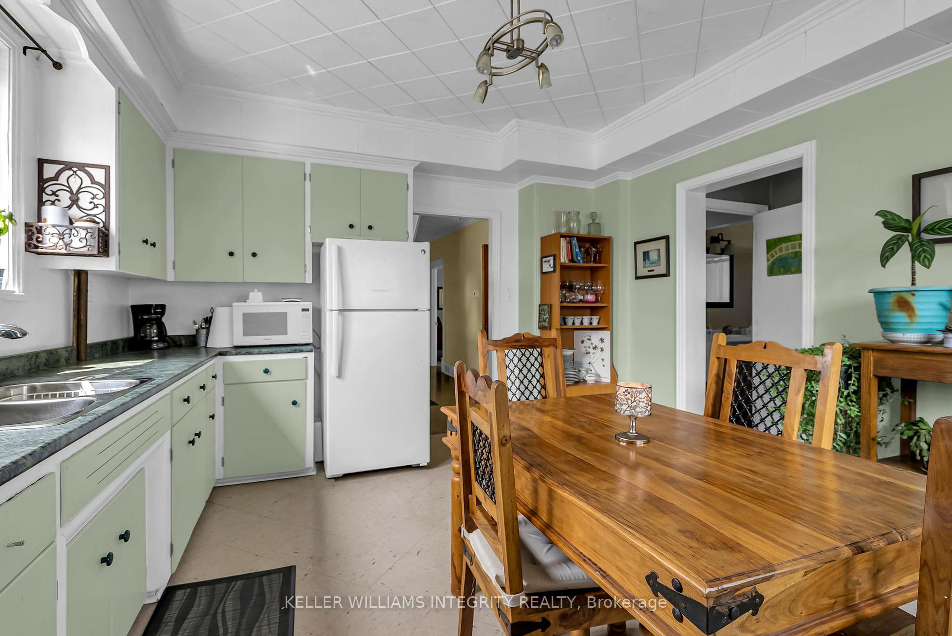 Photo 16 of 42 Kenyon Street E, North Glengarry, Alexandria — HOMEH
