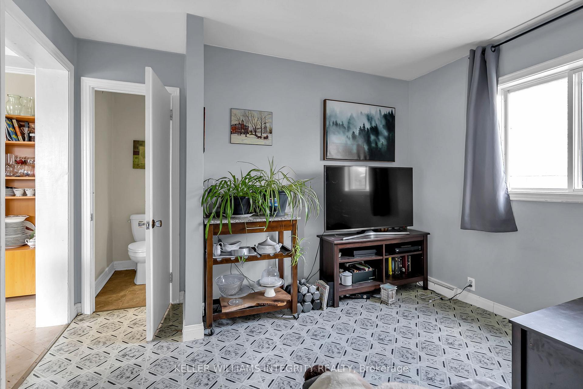 Photo 18 of 42 Kenyon Street E, North Glengarry, Alexandria — HOMEH