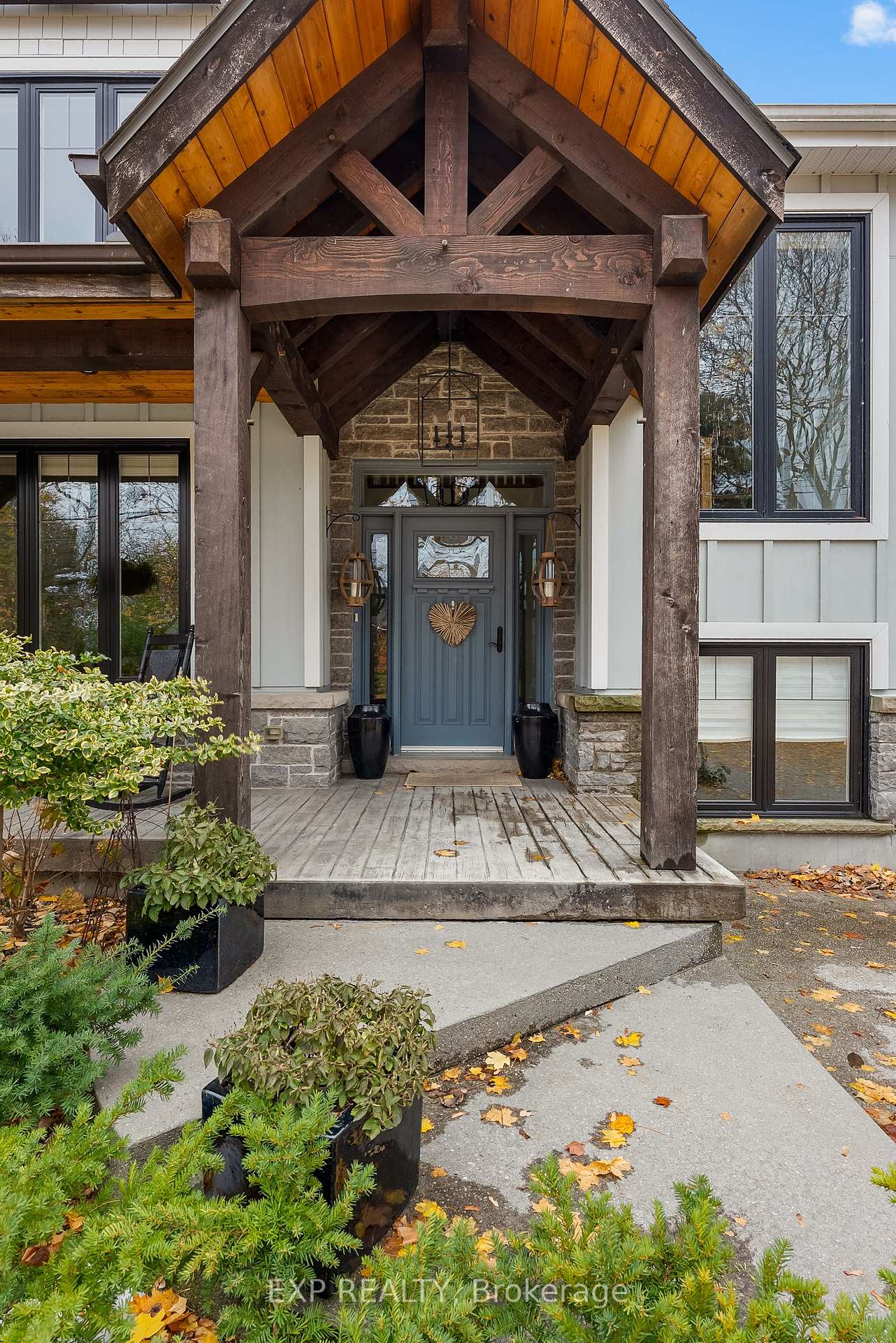 Photo 3 of 2218 Portage Road, Niagara Falls, Church's Lane — HOMEH