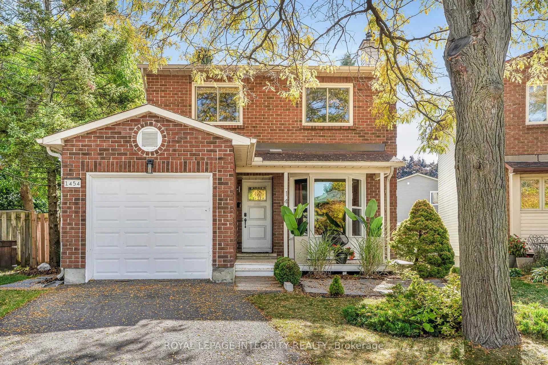 Photo 1 of 1454 Deavy Way, Ottawa, Bilberry Creek/Queenswood Heights — HOMEH