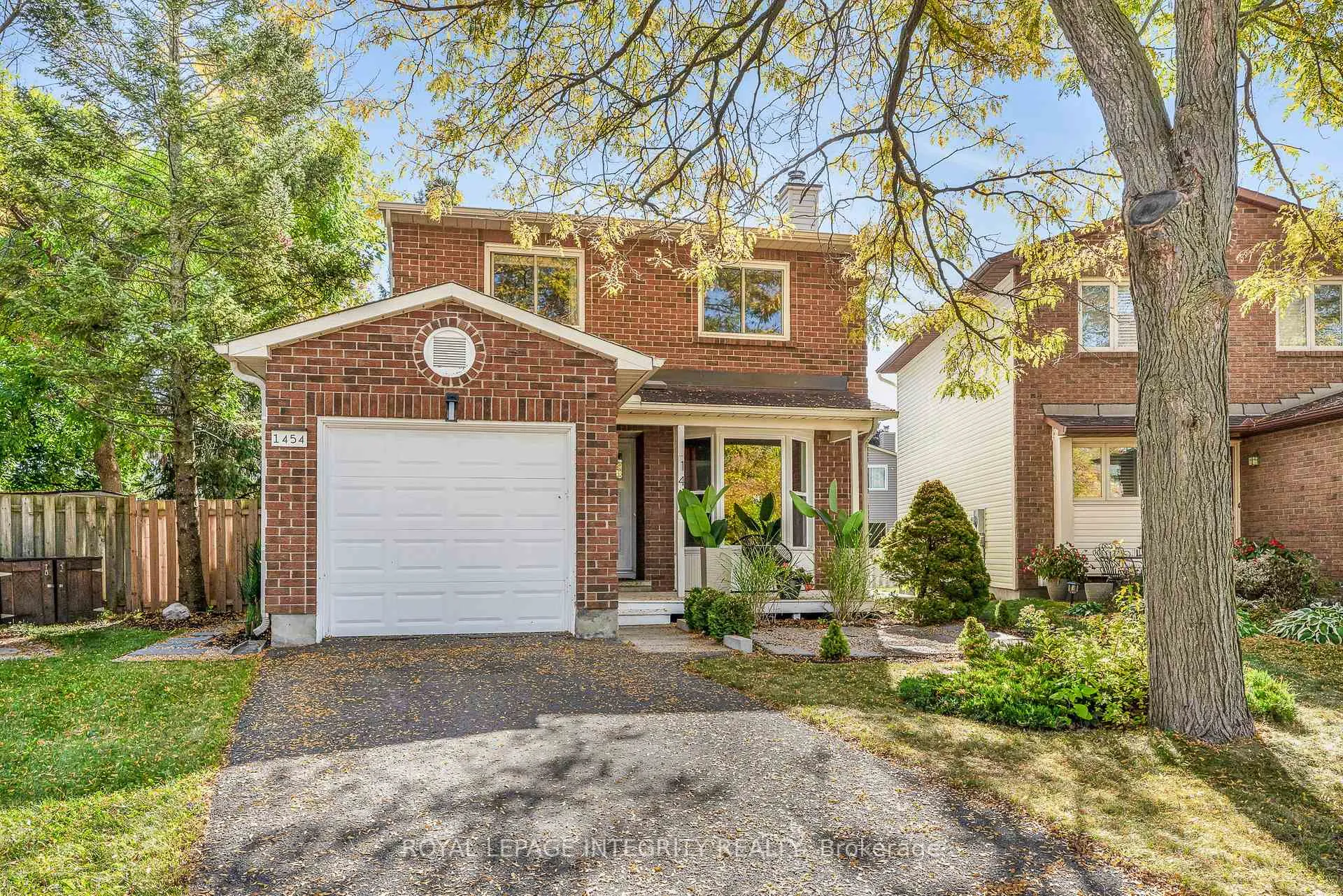 Photo 2 of 1454 Deavy Way, Ottawa, Bilberry Creek/Queenswood Heights — HOMEH