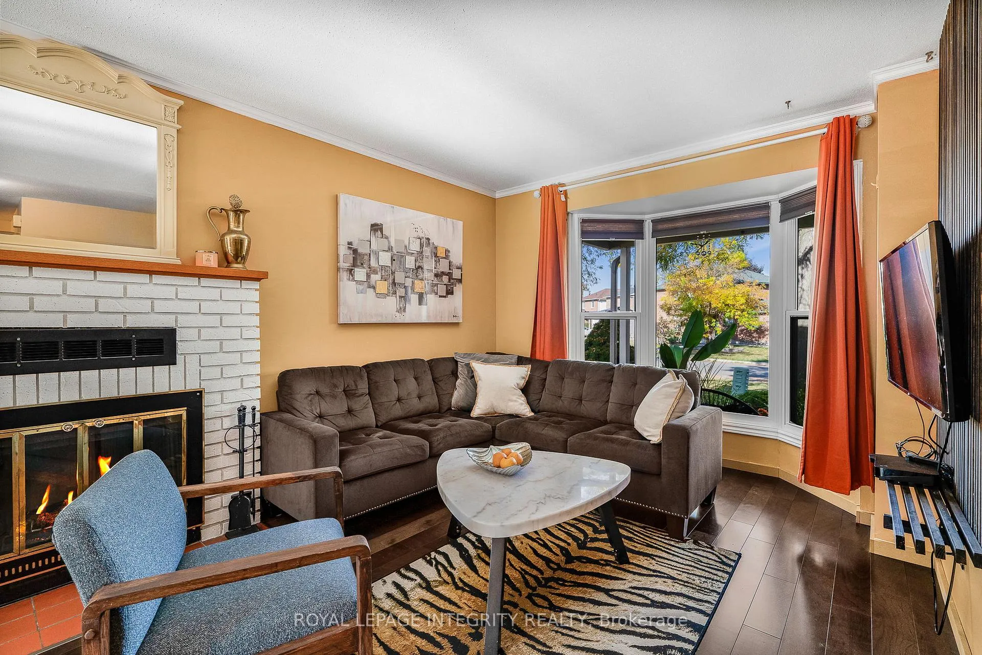 Photo 5 of 1454 Deavy Way, Ottawa, Bilberry Creek/Queenswood Heights — HOMEH