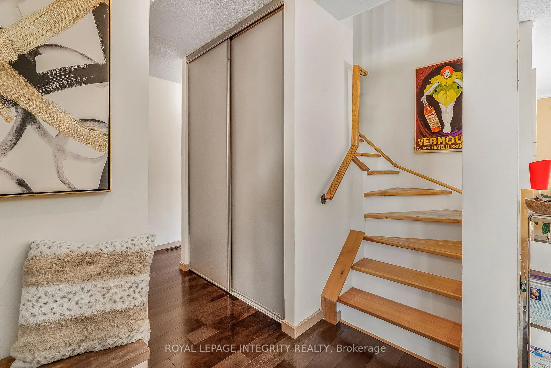 Photo 9 of 1454 Deavy Way, Ottawa, Bilberry Creek/Queenswood Heights — HOMEH