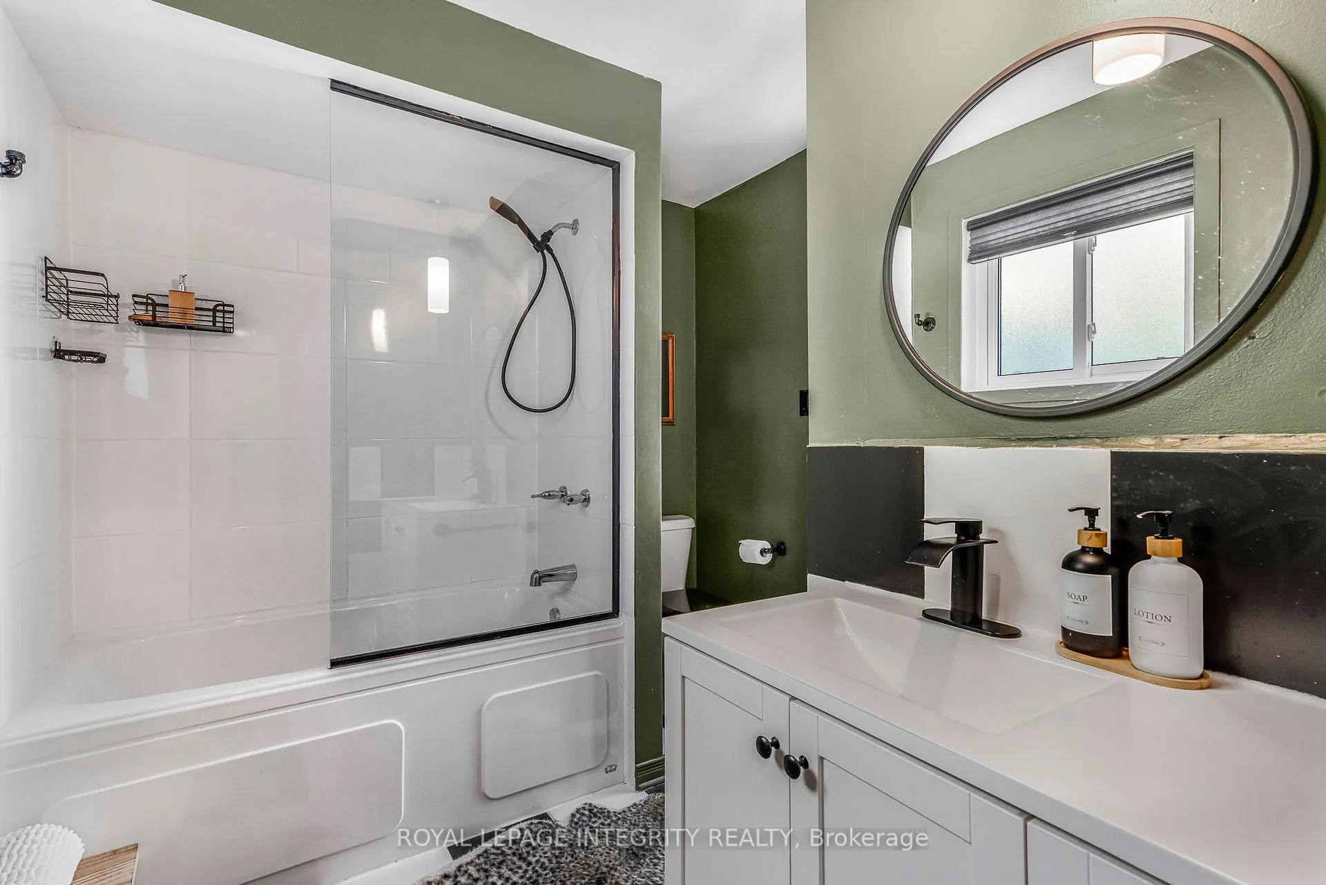 Photo 23 of 1454 Deavy Way, Ottawa, Bilberry Creek/Queenswood Heights — HOMEH