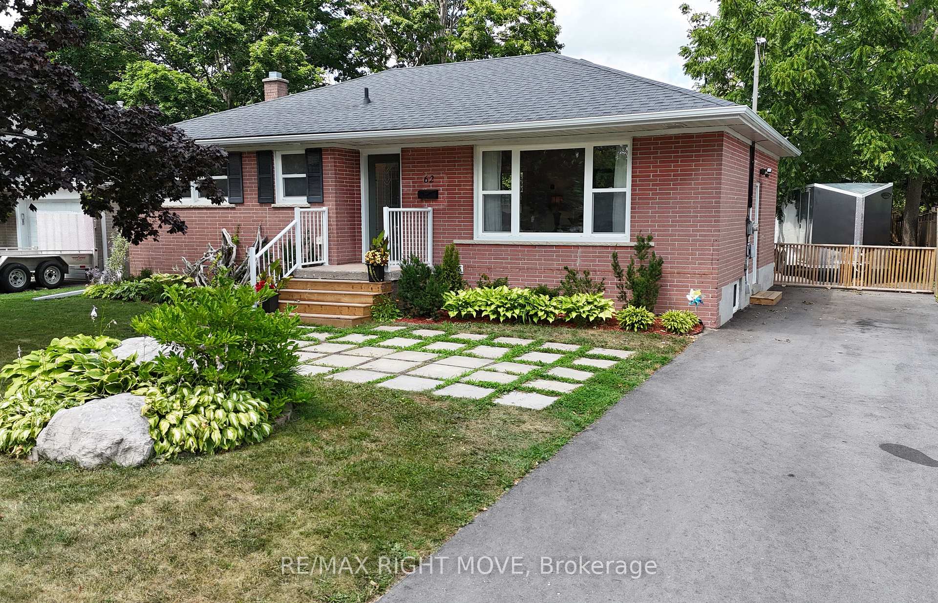 Front of 62 North Street W