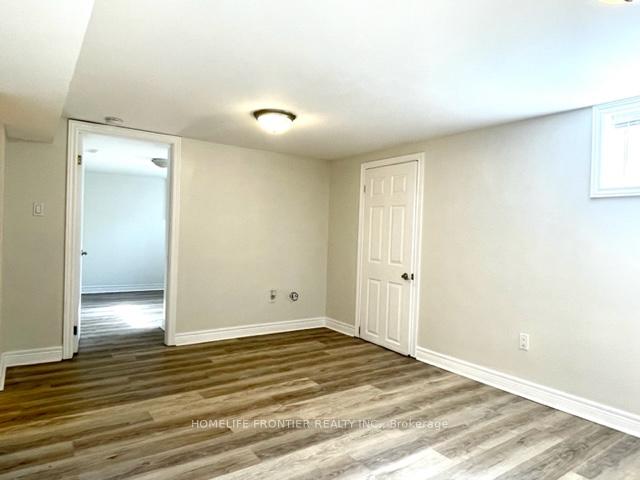 Photo 2 of Unit Bsmnt, 981 Davis Drive, Newmarket, Huron Heights-Leslie Valley — HOMEH