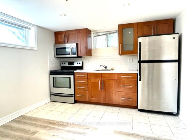 Photo 3 of Unit Bsmnt, 981 Davis Drive, Newmarket, Huron Heights-Leslie Valley — HOMEH