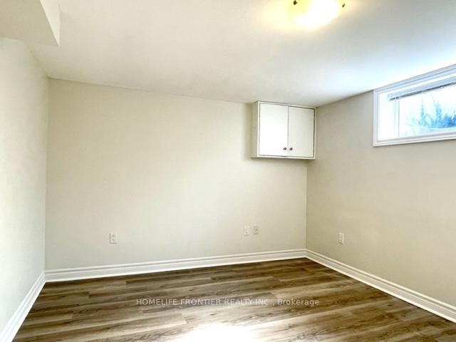 Photo 4 of Unit Bsmnt, 981 Davis Drive, Newmarket, Huron Heights-Leslie Valley — HOMEH