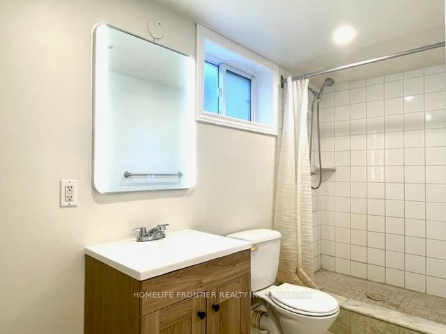 Photo 6 of Unit Bsmnt, 981 Davis Drive, Newmarket, Huron Heights-Leslie Valley — HOMEH