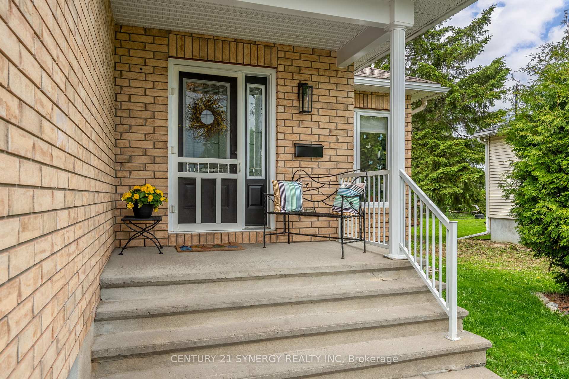 Photo 4 of 1776 Belcourt Boulevard, Ottawa, Chateauneuf — HOMEH