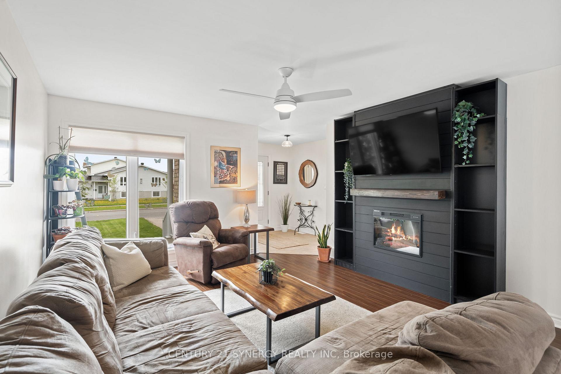 Photo 10 of 1776 Belcourt Boulevard, Ottawa, Chateauneuf — HOMEH