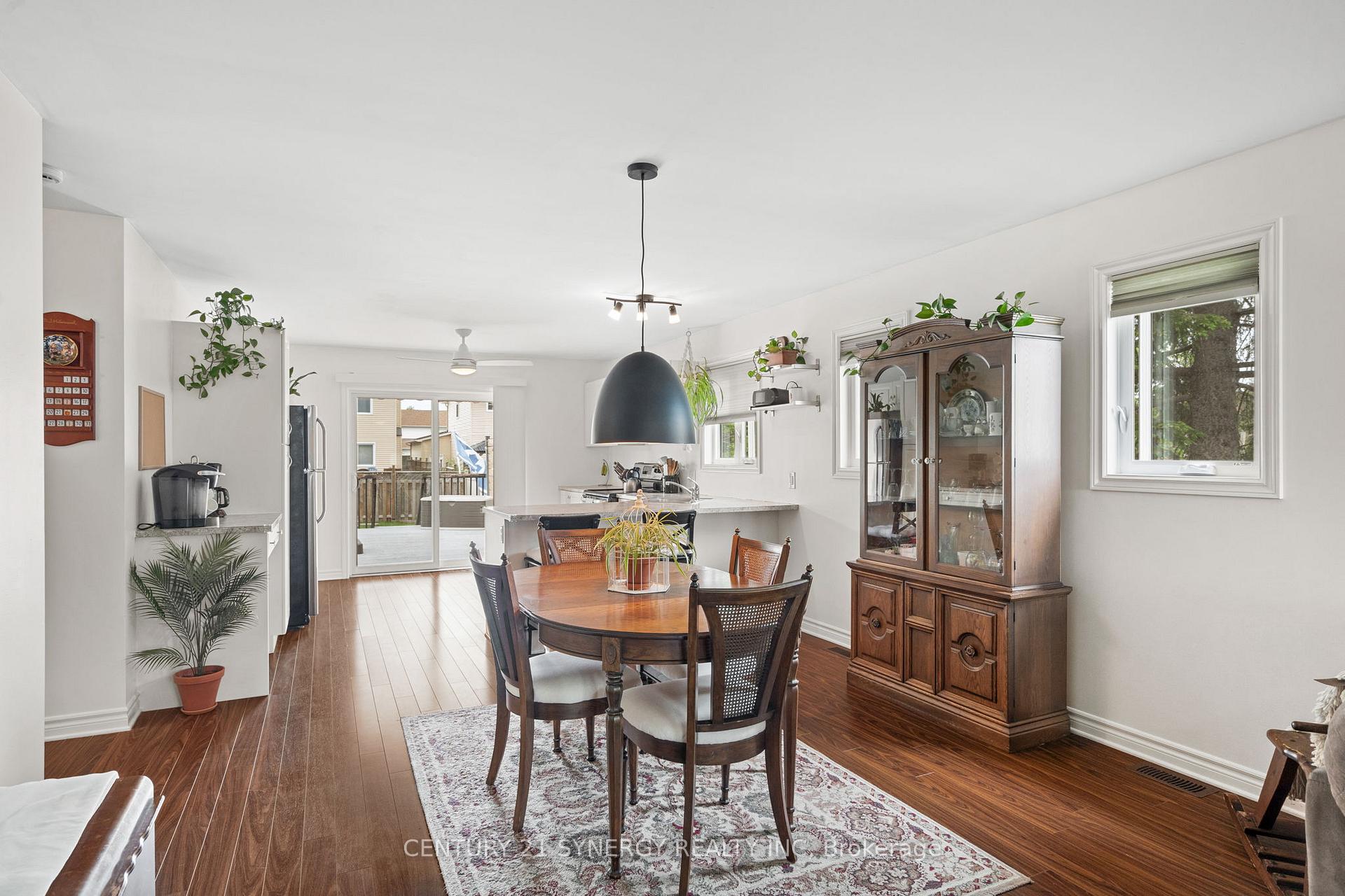 Photo 11 of 1776 Belcourt Boulevard, Ottawa, Chateauneuf — HOMEH