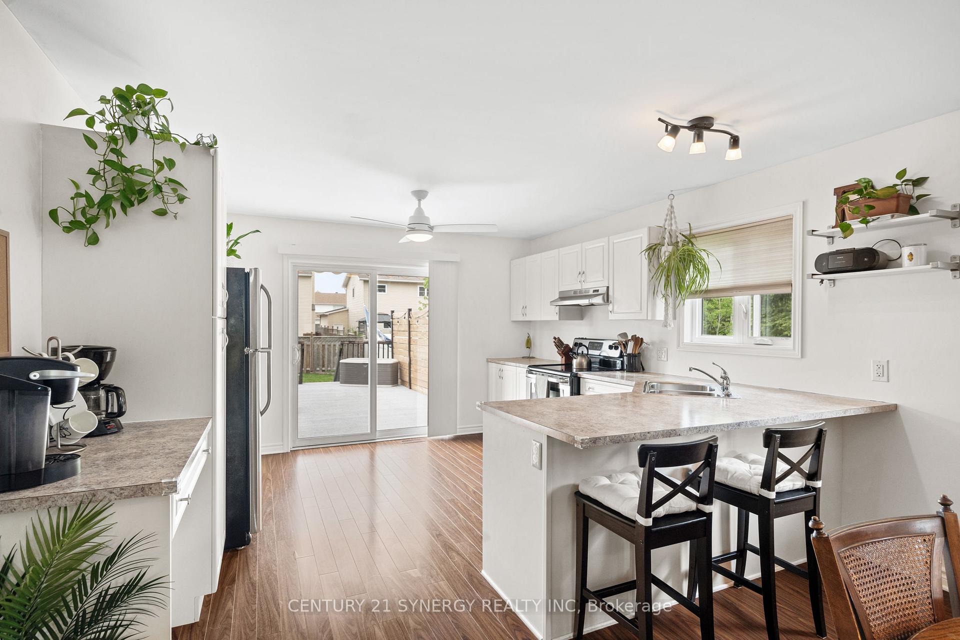 Photo 13 of 1776 Belcourt Boulevard, Ottawa, Chateauneuf — HOMEH