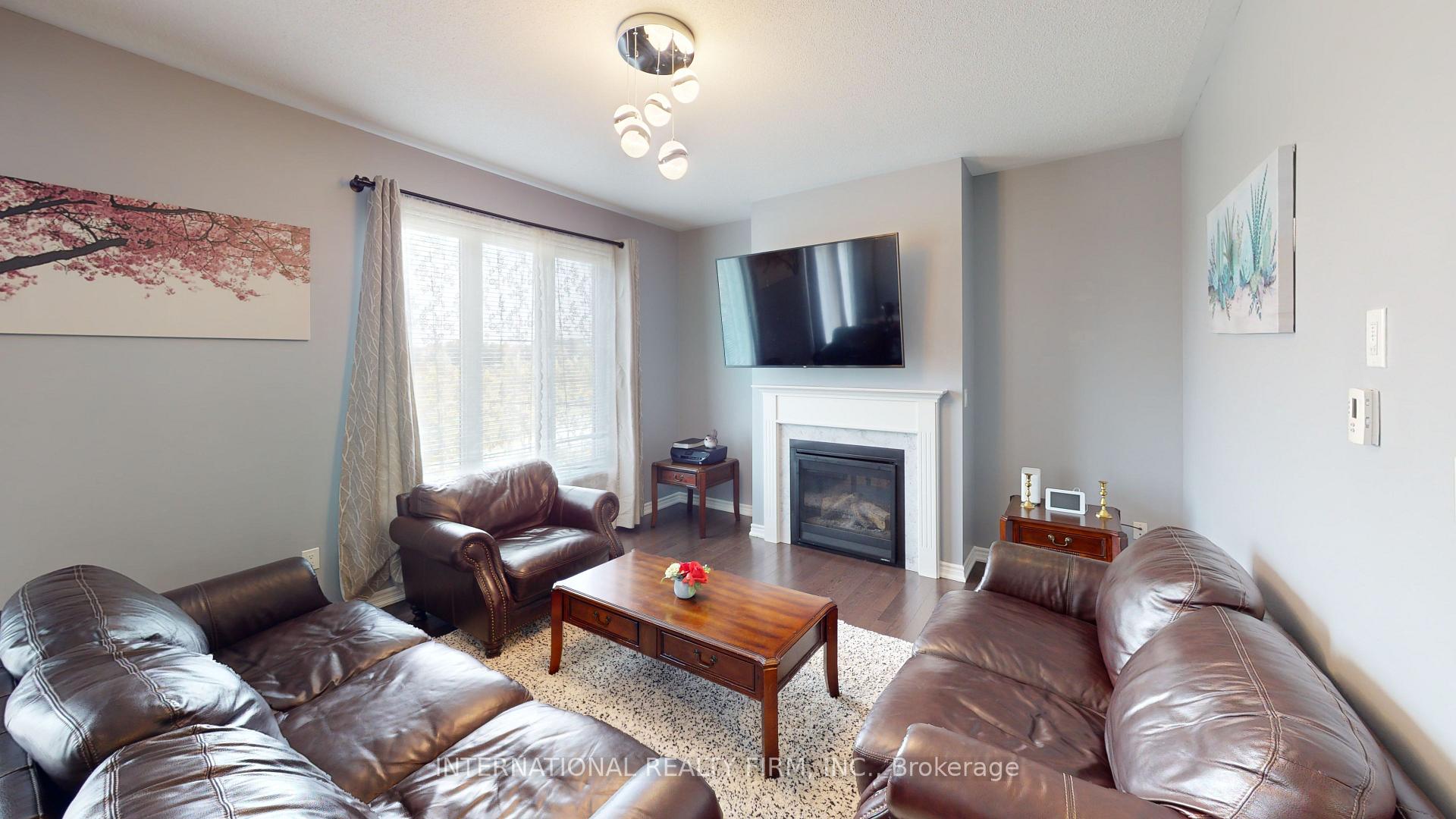 Photo 9 of 60 Strachan Trail, New Tecumseth, Beeton — HOMEH
