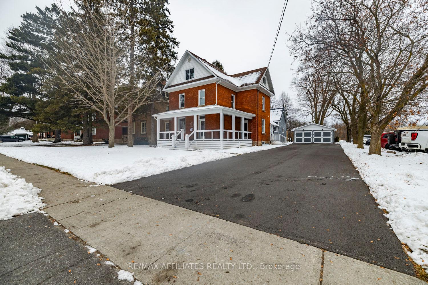 Front of 45 Drummond Street W