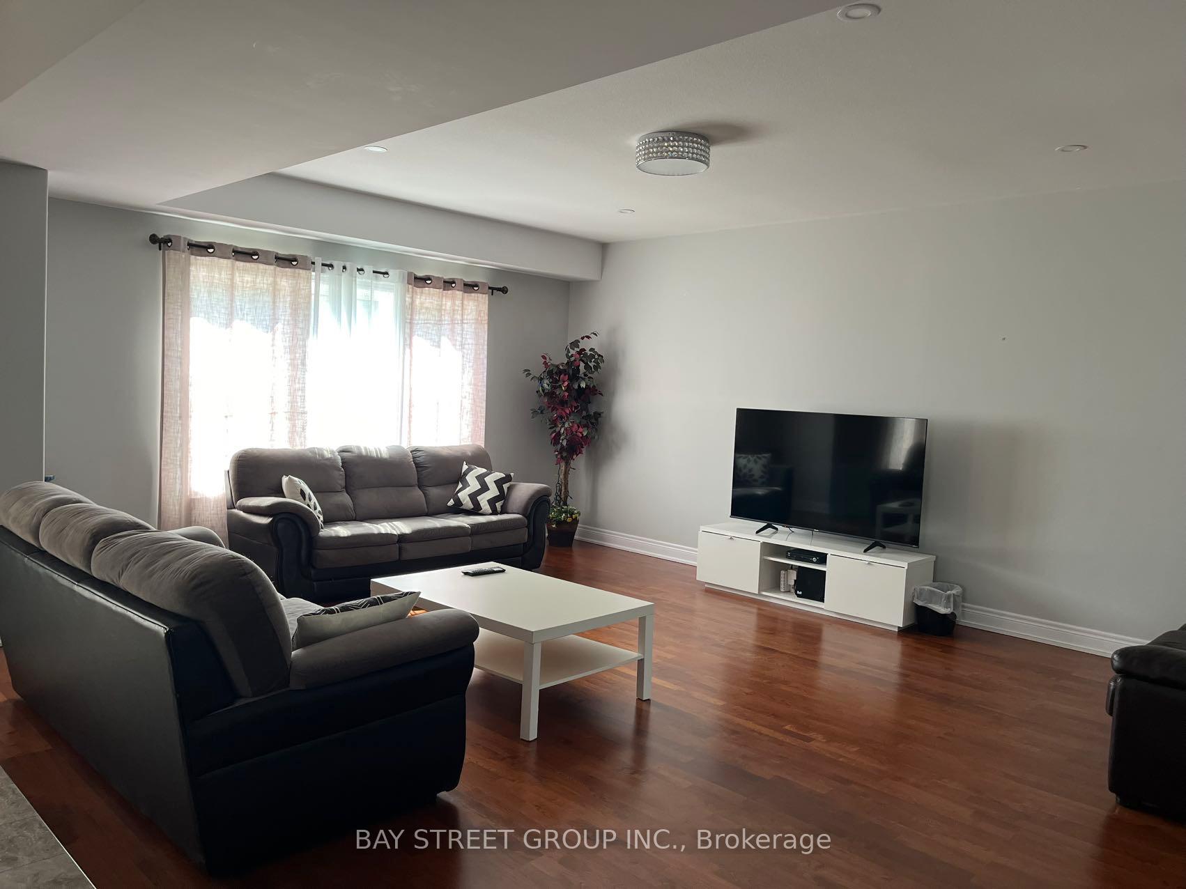 Photo 4 of 7850 Pender Street, Niagara Falls, Oldfield — HOMEH