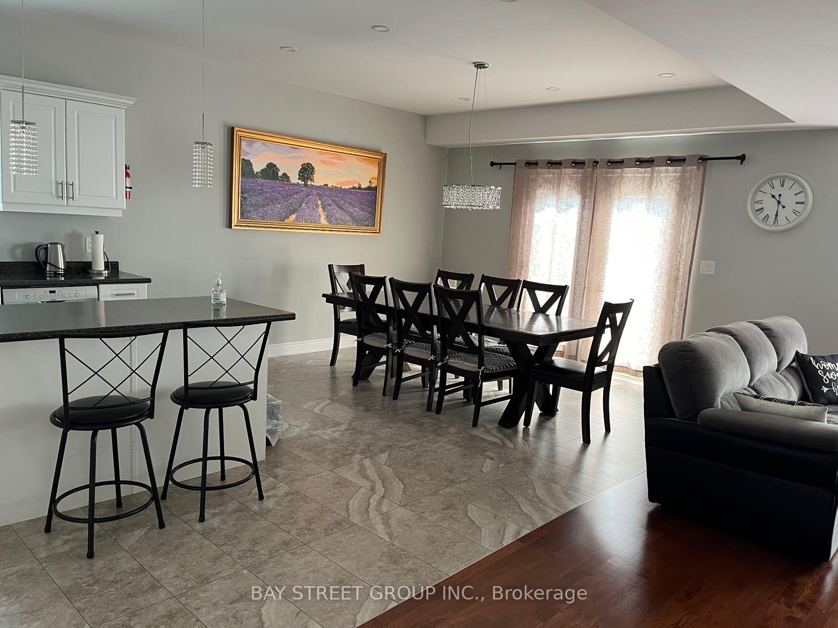 Photo 5 of 7850 Pender Street, Niagara Falls, Oldfield — HOMEH