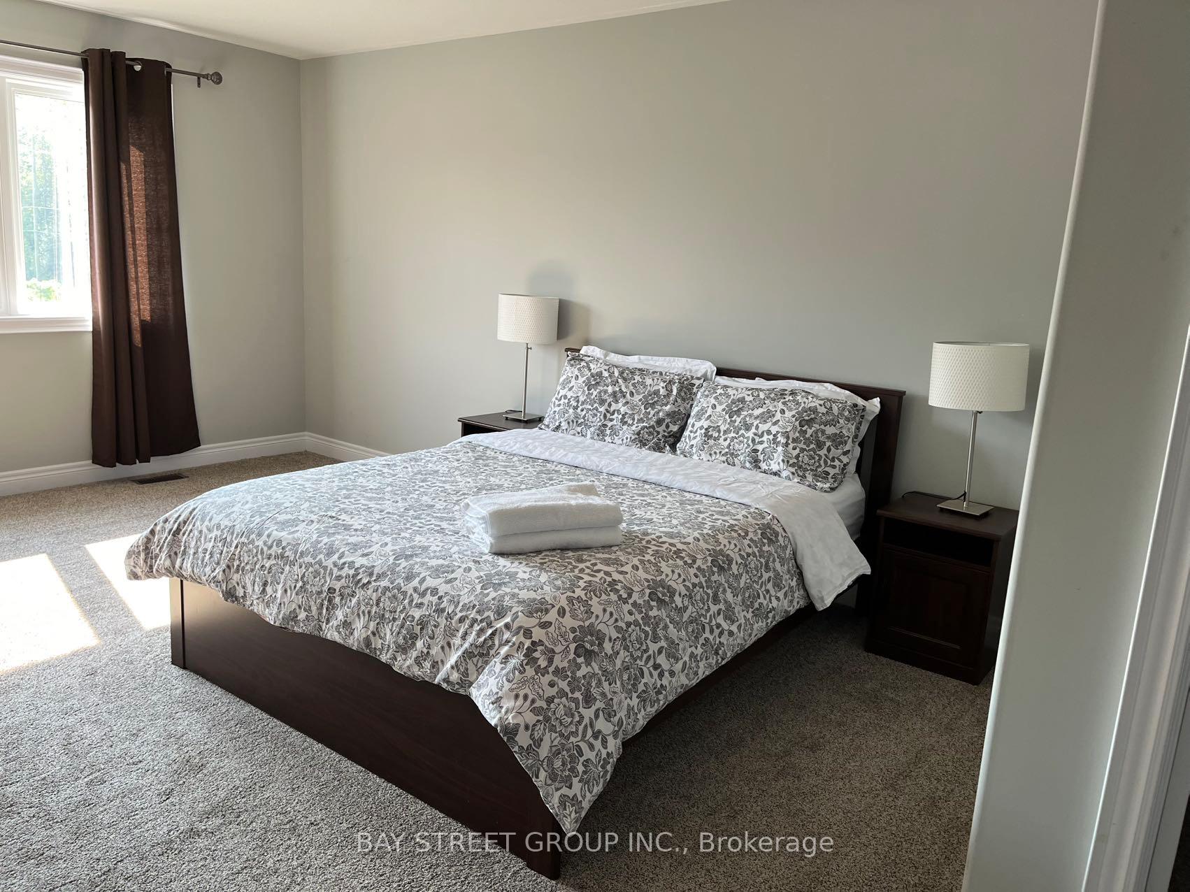 Photo 13 of 7850 Pender Street, Niagara Falls, Oldfield — HOMEH