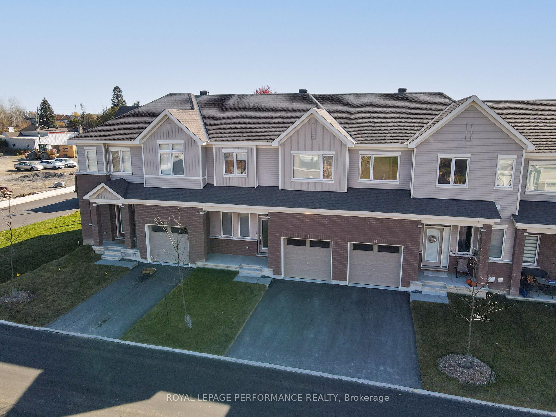 Photo 2 of 116 Pizzicato Street, Ottawa, Mer Bleue/Bradley Estates/Anderson Park — HOMEH