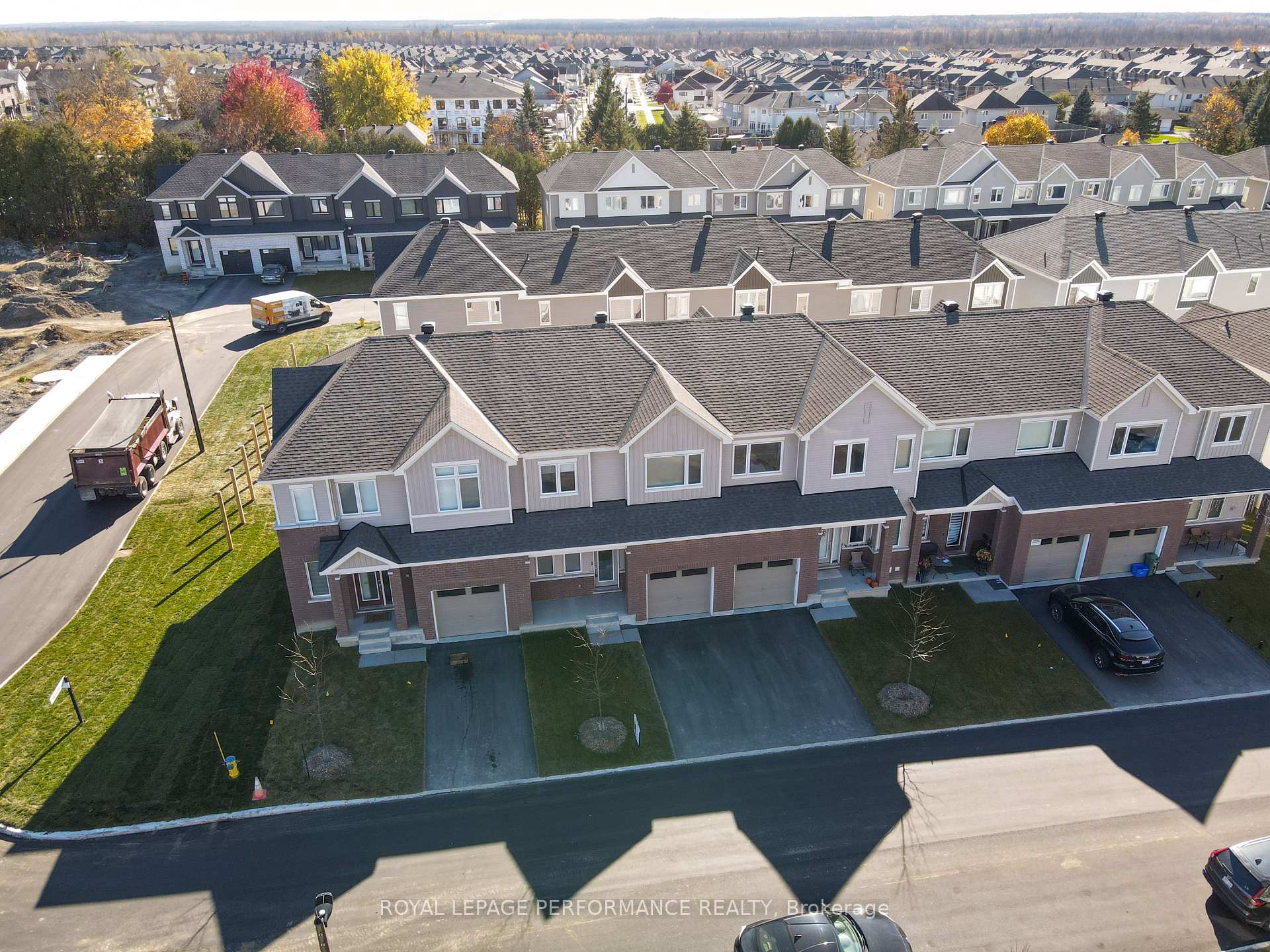 Photo 4 of 116 Pizzicato Street, Ottawa, Mer Bleue/Bradley Estates/Anderson Park — HOMEH