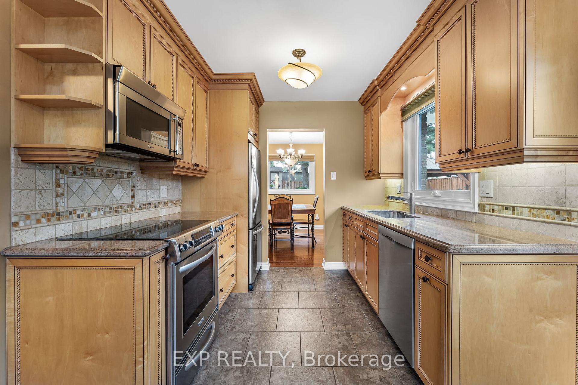 Photo 8 of 2930 Oslo Crescent, Mississauga, Meadowvale — HOMEH