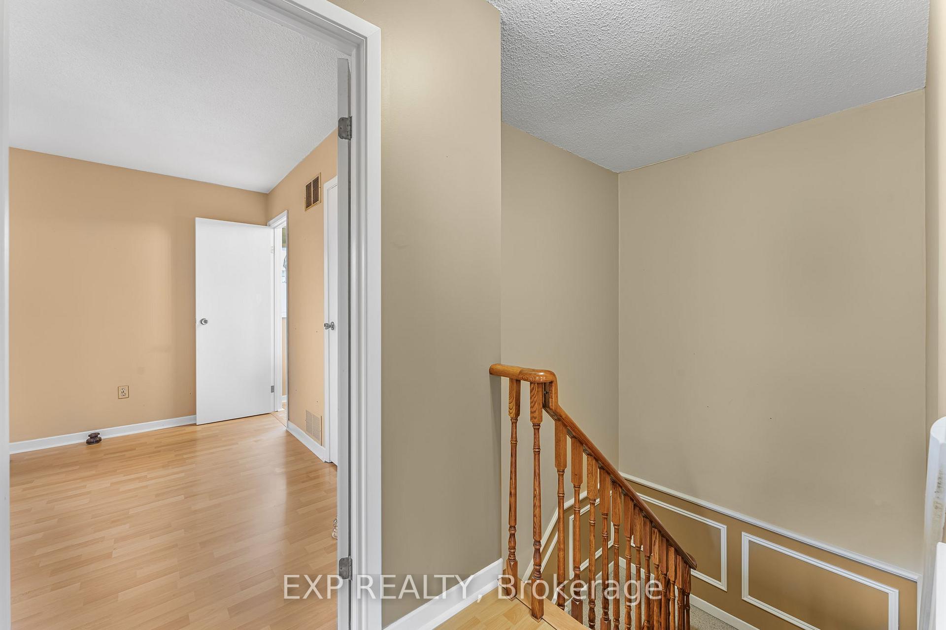Photo 25 of 2930 Oslo Crescent, Mississauga, Meadowvale — HOMEH