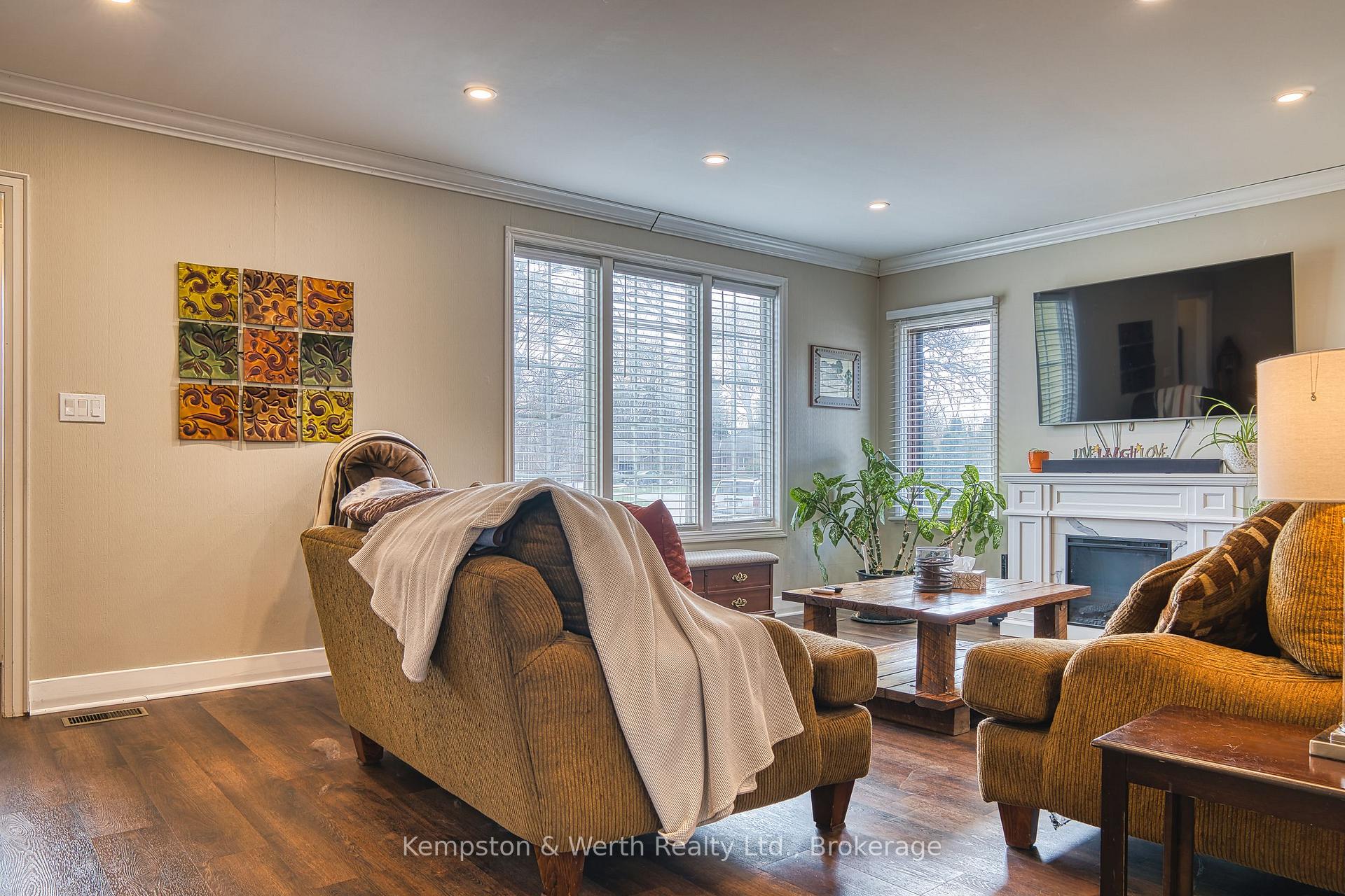 Photo 15 of 11 Churchill Drive, North Perth, Listowel — HOMEH