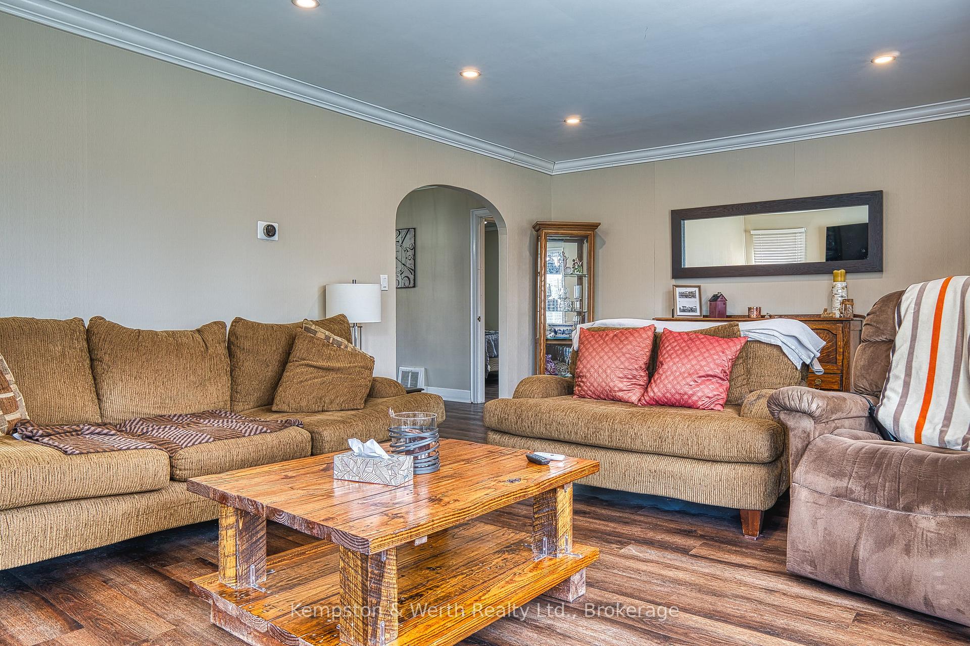 Photo 17 of 11 Churchill Drive, North Perth, Listowel — HOMEH