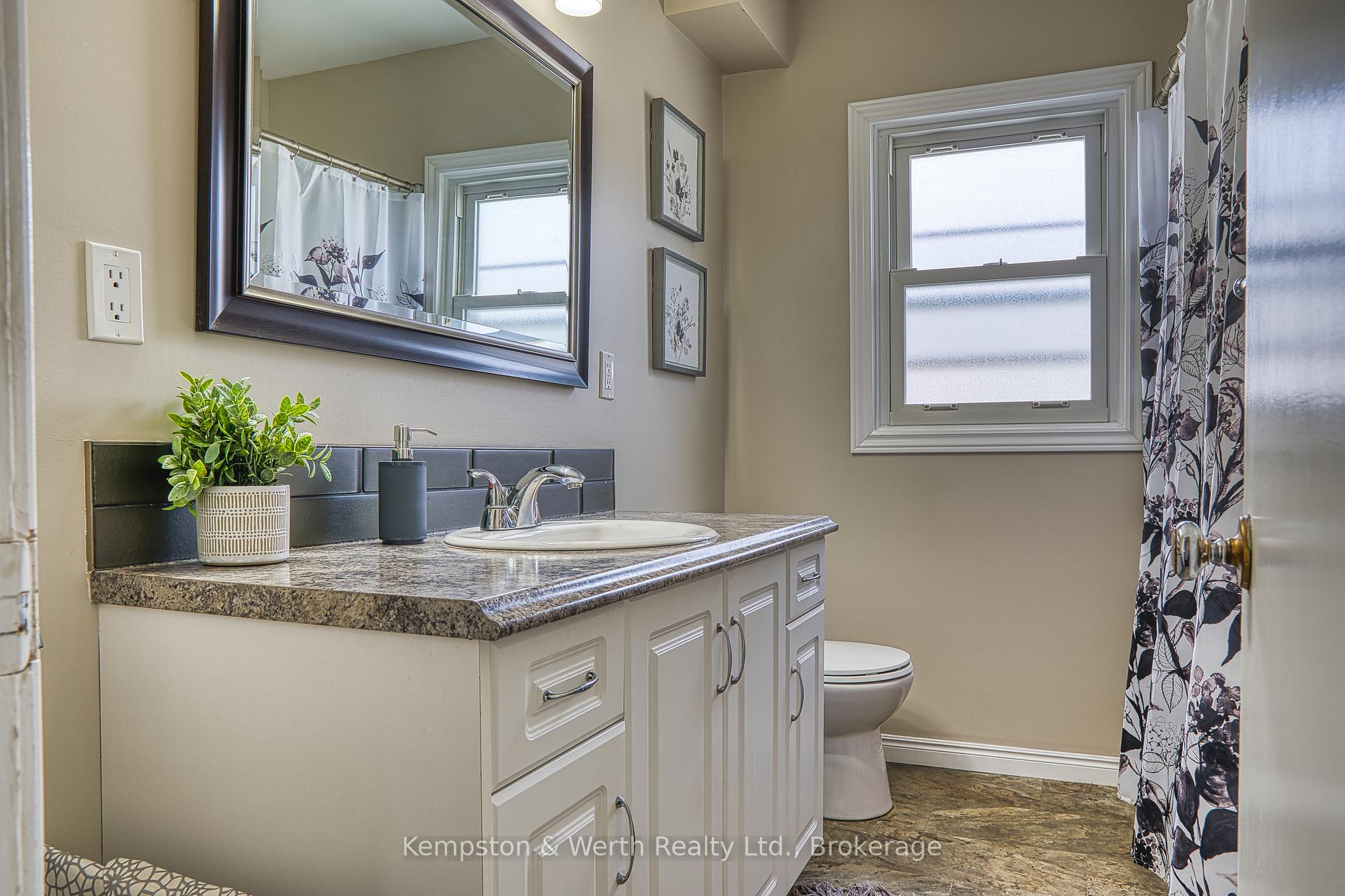 Photo 21 of 11 Churchill Drive, North Perth, Listowel — HOMEH