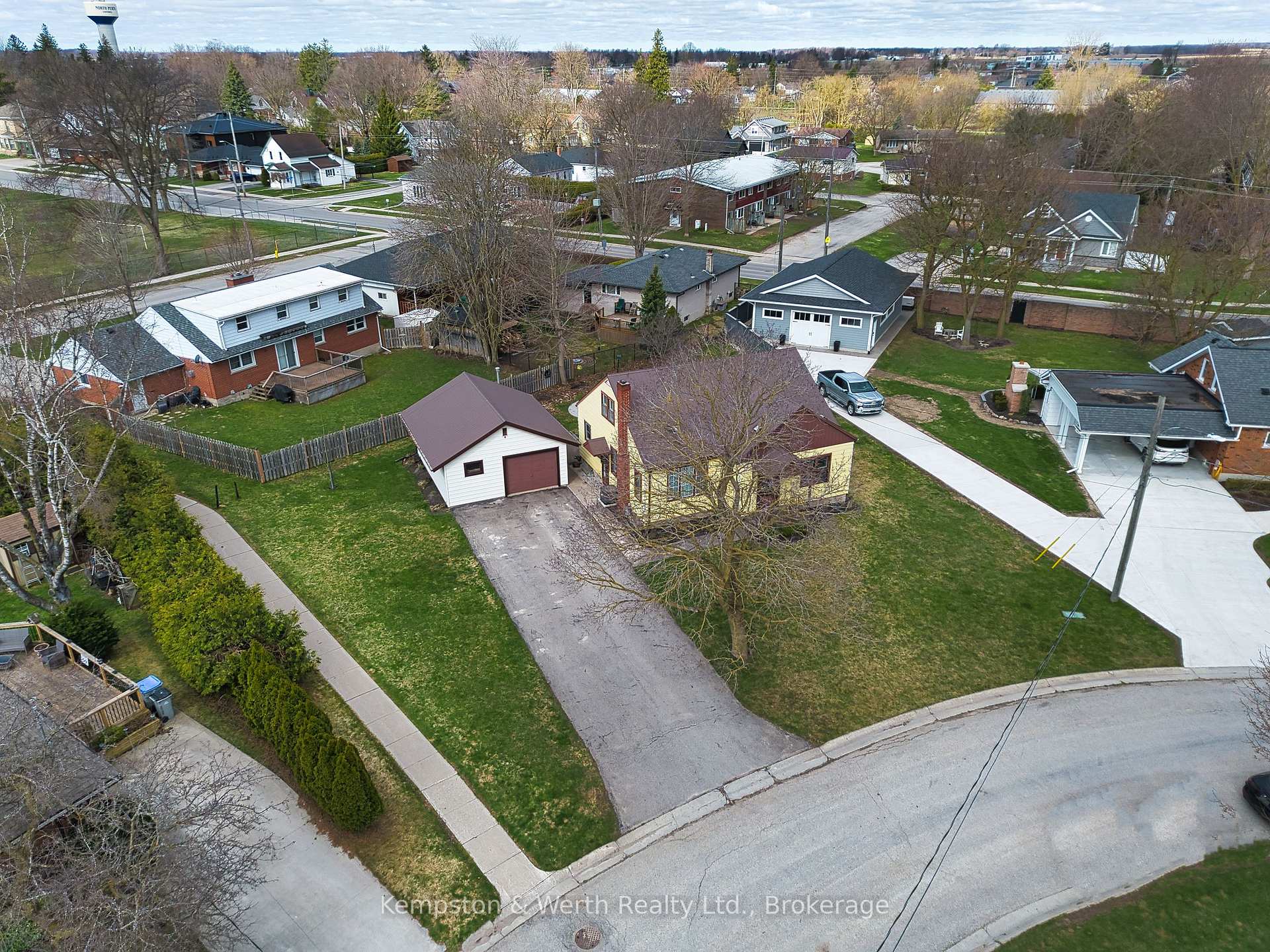 Photo 38 of 11 Churchill Drive, North Perth, Listowel — HOMEH