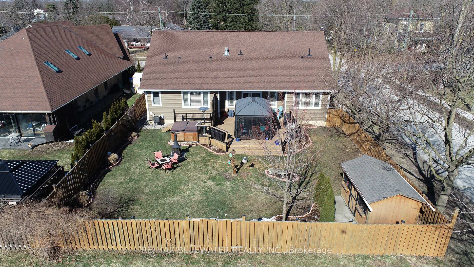 Photo 2 of 135 Mill Street, North Middlesex, Parkhill — HOMEH