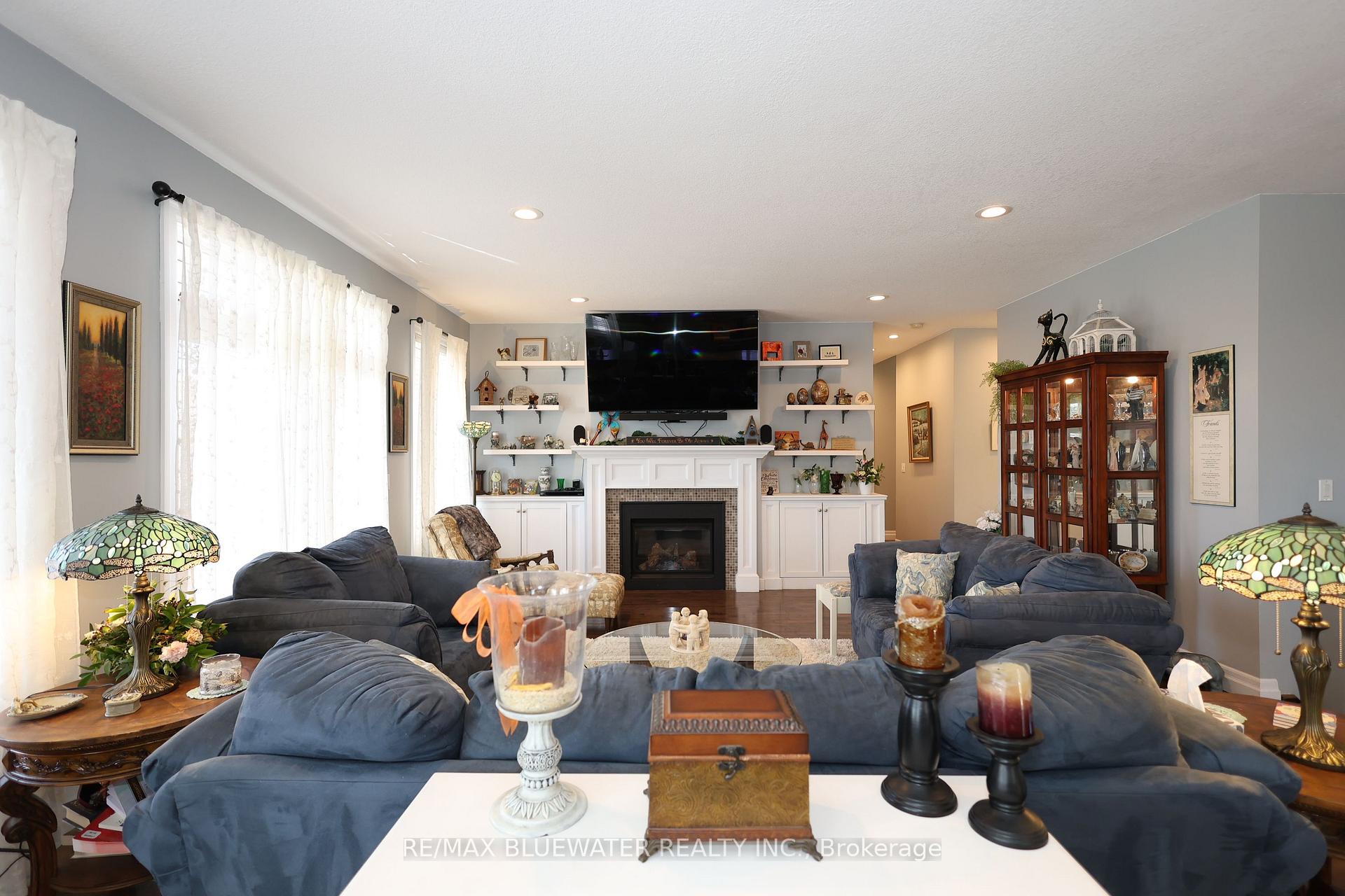 Photo 13 of 135 Mill Street, North Middlesex, Parkhill — HOMEH
