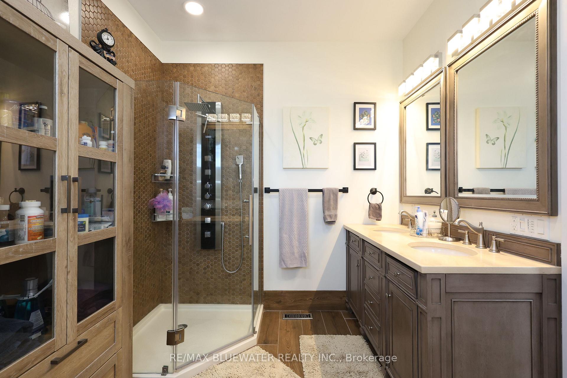 Photo 19 of 135 Mill Street, North Middlesex, Parkhill — HOMEH