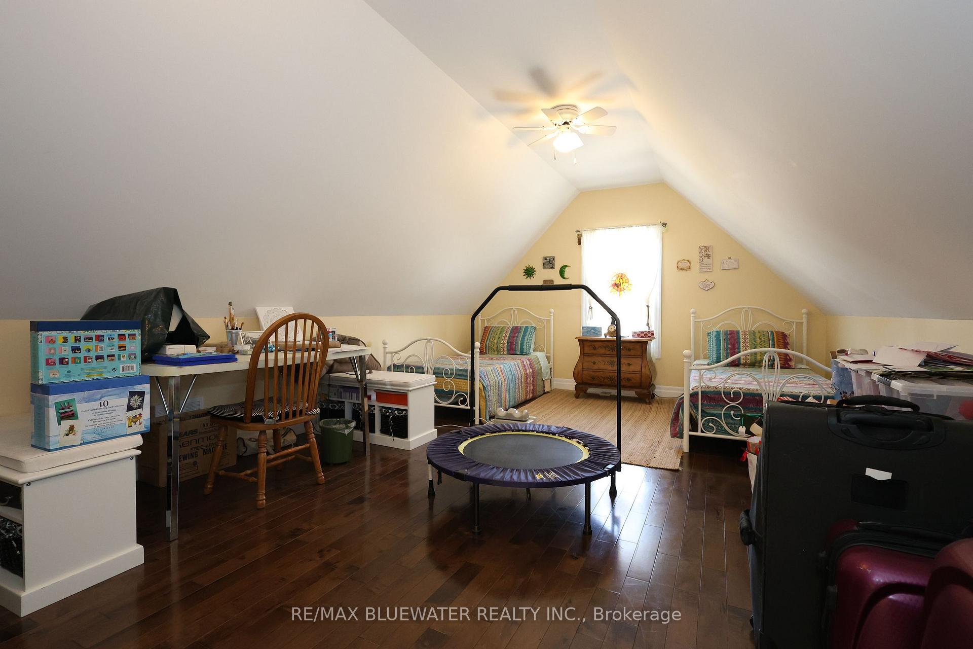 Photo 25 of 135 Mill Street, North Middlesex, Parkhill — HOMEH