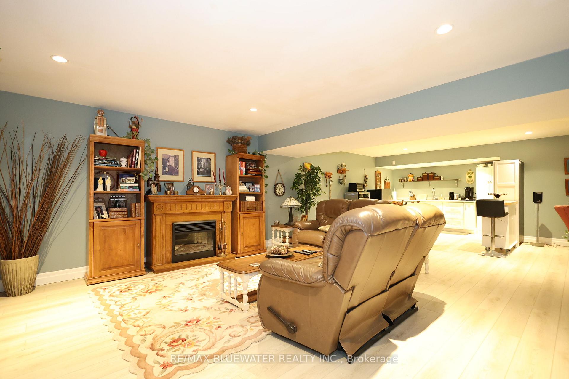 Photo 27 of 135 Mill Street, North Middlesex, Parkhill — HOMEH